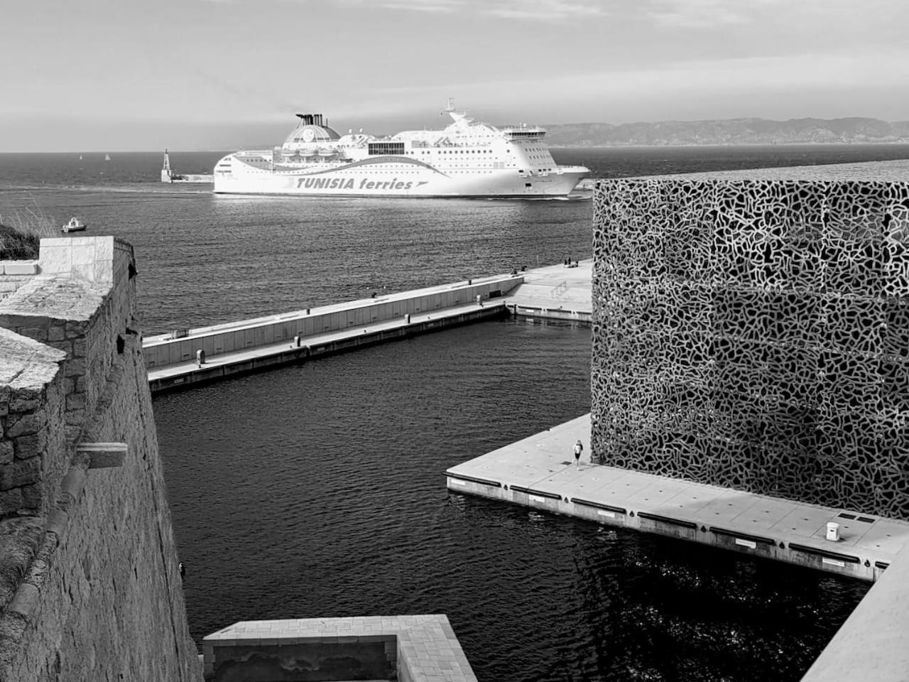 Cathedrale Vieux-port - Mucem - Vieille Charite Apartment Marseille